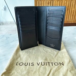 Louis Vuitton Long Damier Men Wallet Like New